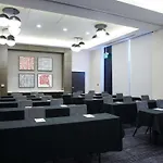Hampton Inn & Suites Sherman Oaks